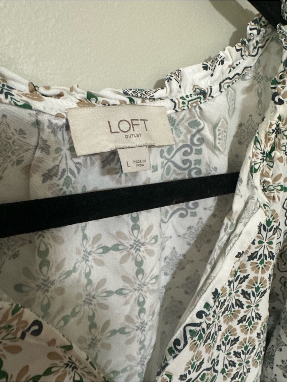 LOFT size L White Blouse with Green and Tan Geometric Print - Picture 4 of 7